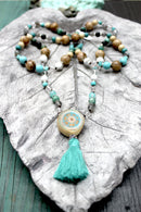 Mala mit Fokus auf der Guruperle von Naturlieb