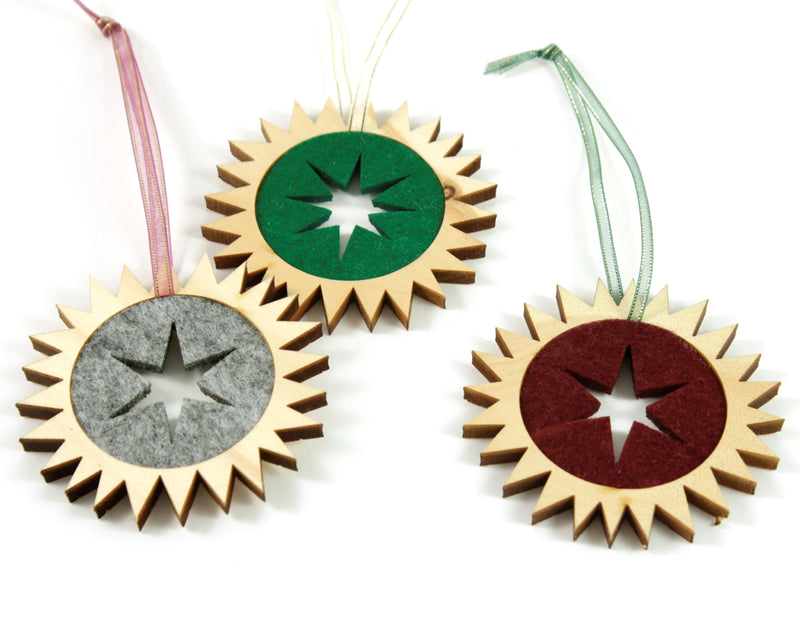 Christbaumschmuck aus Zirbenholz mit Stern
