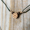 zartes Choker "Lebensblume" aus Zirbe