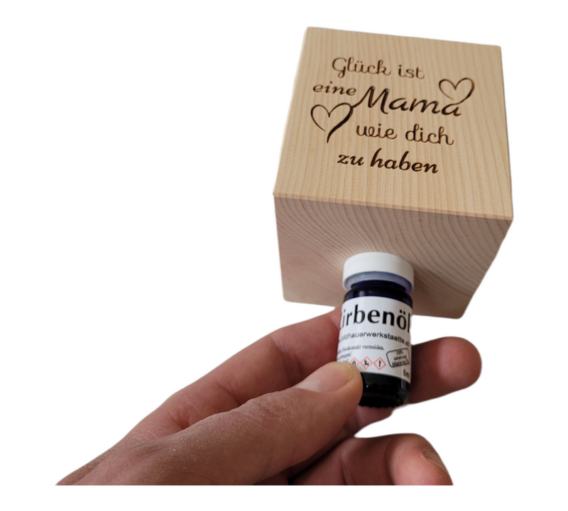 Würfel aus Zirbenholz mit ätherischem Öl "Mama Glück"