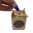 Zirbenquader mit Öl und Zirbenlocken. Blume des Lebens